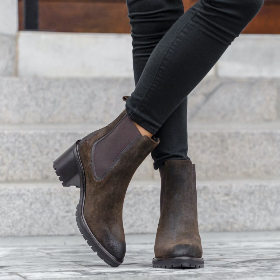 Nocaut Del Martes De Gamuza Verde Oliva Oscuro