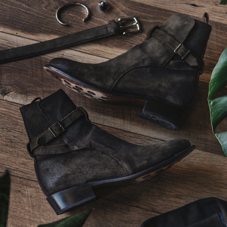 Rogue Tuesday Ante Oliva Oscuro