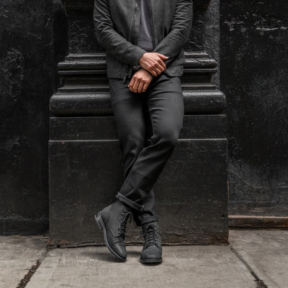 Vaqueros Tapered Con Orillo Elástico En Negro Sunday